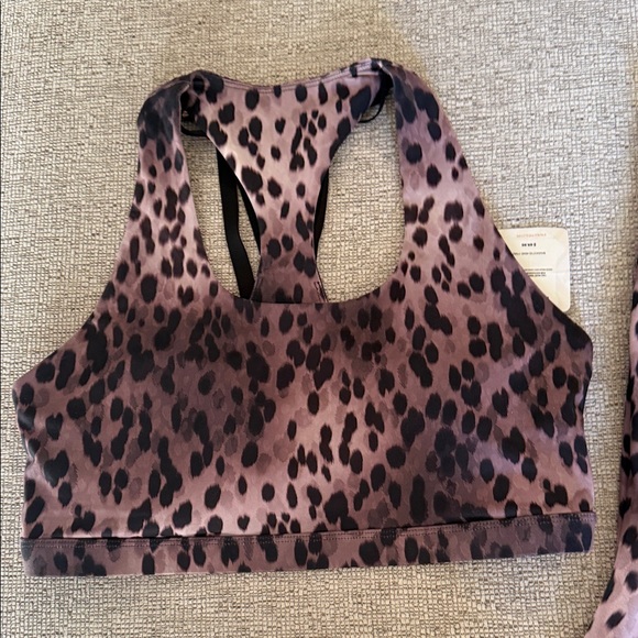 Leopard Print Sports Bra and Leggings Set extra large fabletics new with tags - Picture 11 of 12